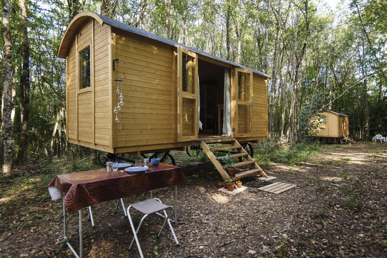 Lovely 2-Bed Shepherds Hut In A Forest Sougeres-en-Puisaye Εξωτερικό φωτογραφία